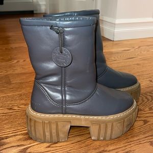stella mccartney chunky rain boots with fur interior lining hardly worn